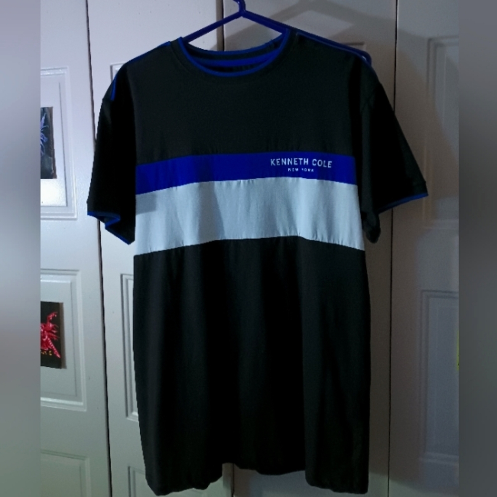 Kenneth Cole t-shirt